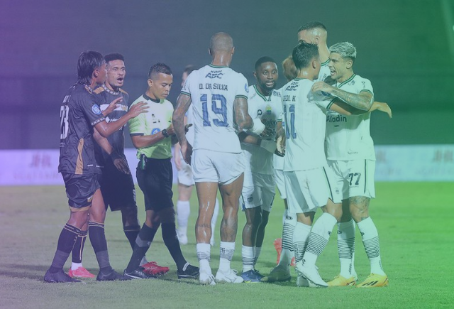 Desain-tanpa-judul-31 PREVIEW BIG MATCH BRI Liga1 Dewa United VS Persib Bandung : Duel Sengit Lini Tengah Kedua Tim